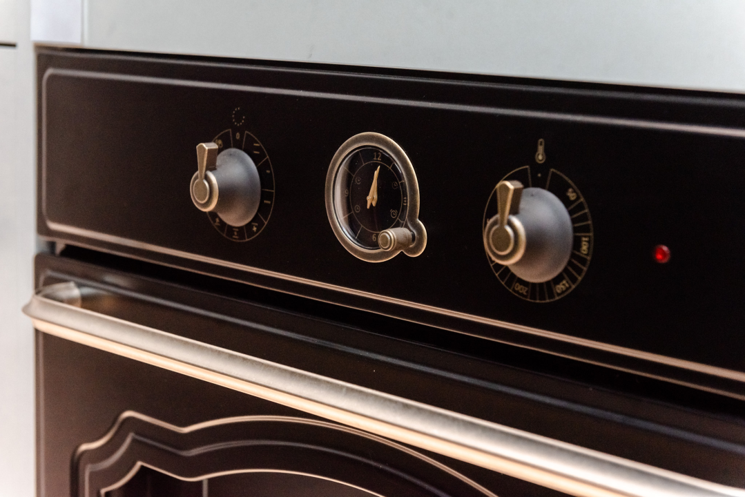 U El Bakoti opremite cijelu kuhinju uz renomirane brendove Midea, Faber i Franke! 