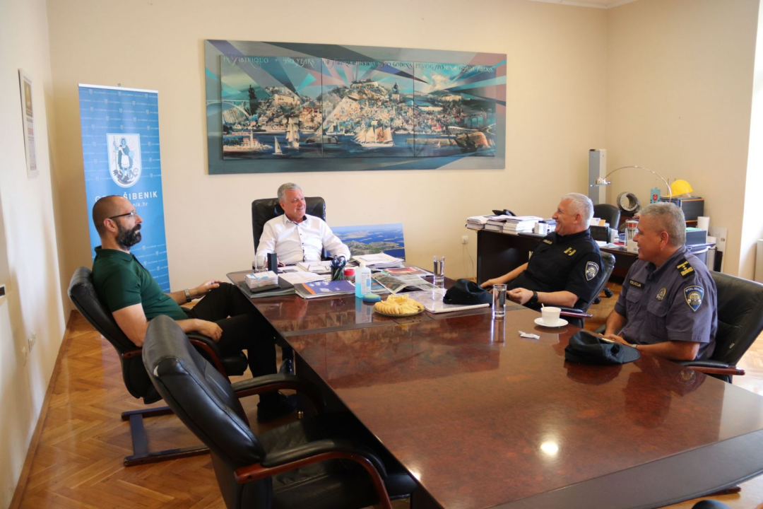 Gradonačelnik Burić primio starog i novog načelnika PU Šibensko-kninske 