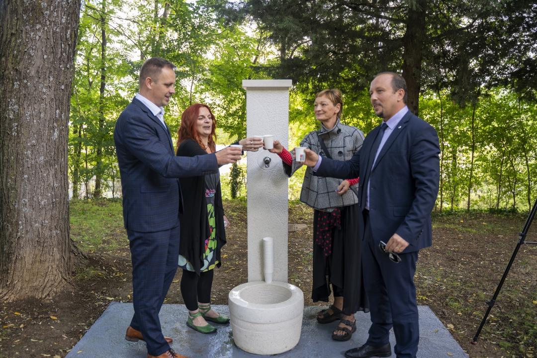 'Knine, evo ti špine': U rad puštena prva od pet javnih slavina