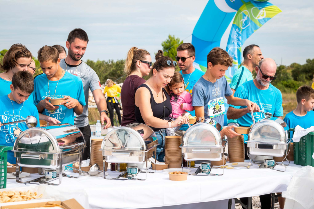 Oko 350 sudionika uživalo je u brojnim sportskim aktivnostima proteklog vikenda na Malom Vignju, Zlarinu i Baldekinu!