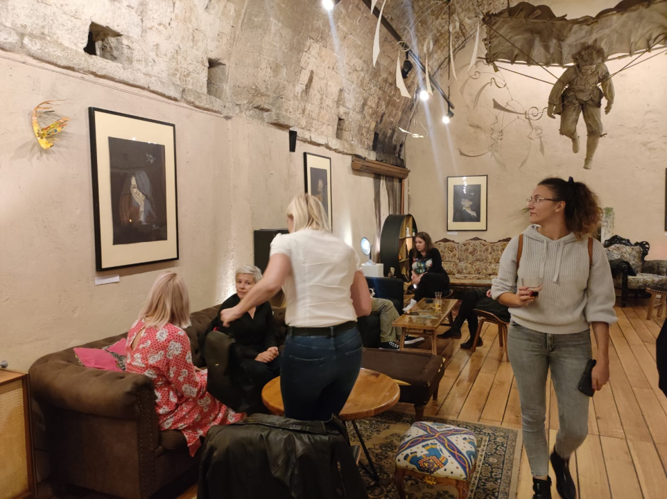 U Azimutu otvorena izložba fotografija 'Lica traume' Ines Ignjatić: 'Portreti su inspirirani stvarnim događajima' 