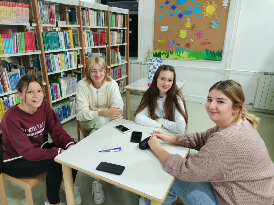 Održan prvi ovosezonski kviz u kninskoj knjižnici