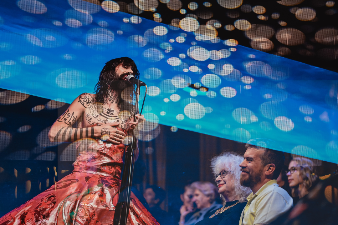 Vrećin glas, gitara i lutnja Edina Karamazova oduševili sinoć Šibenčane u Arsenu