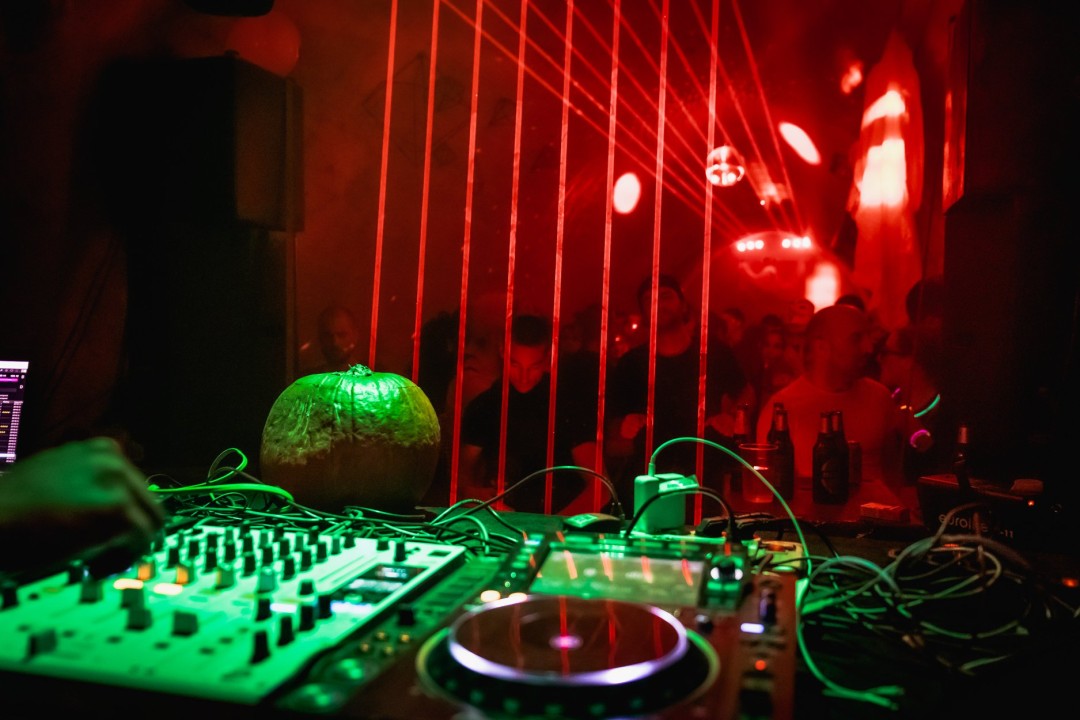 Večeras je veliki kostimirani Halloween party u Tunelu! Upad free za sve