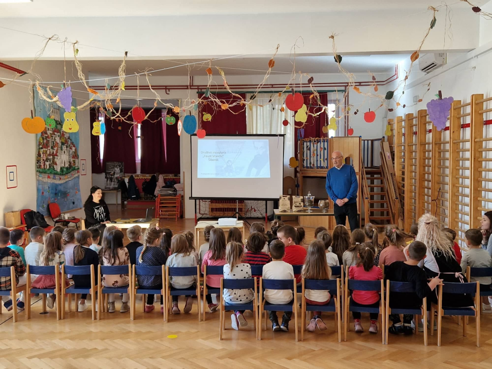 Inovatori posjetili djecu u vrtiću Vidici: 'Kad je baka po vrtu posipala otrovno gnojivo, ubila je mog ježa'