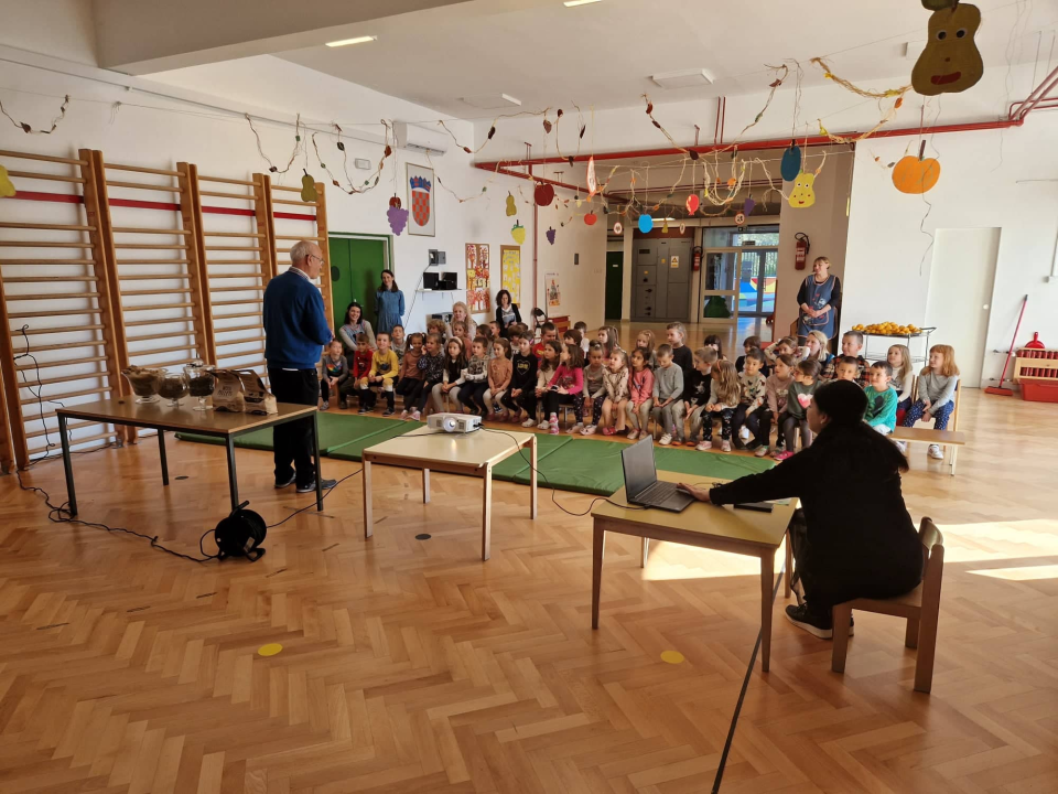 Inovatori posjetili djecu u vrtiću Vidici: 'Kad je baka po vrtu posipala otrovno gnojivo, ubila je mog ježa'