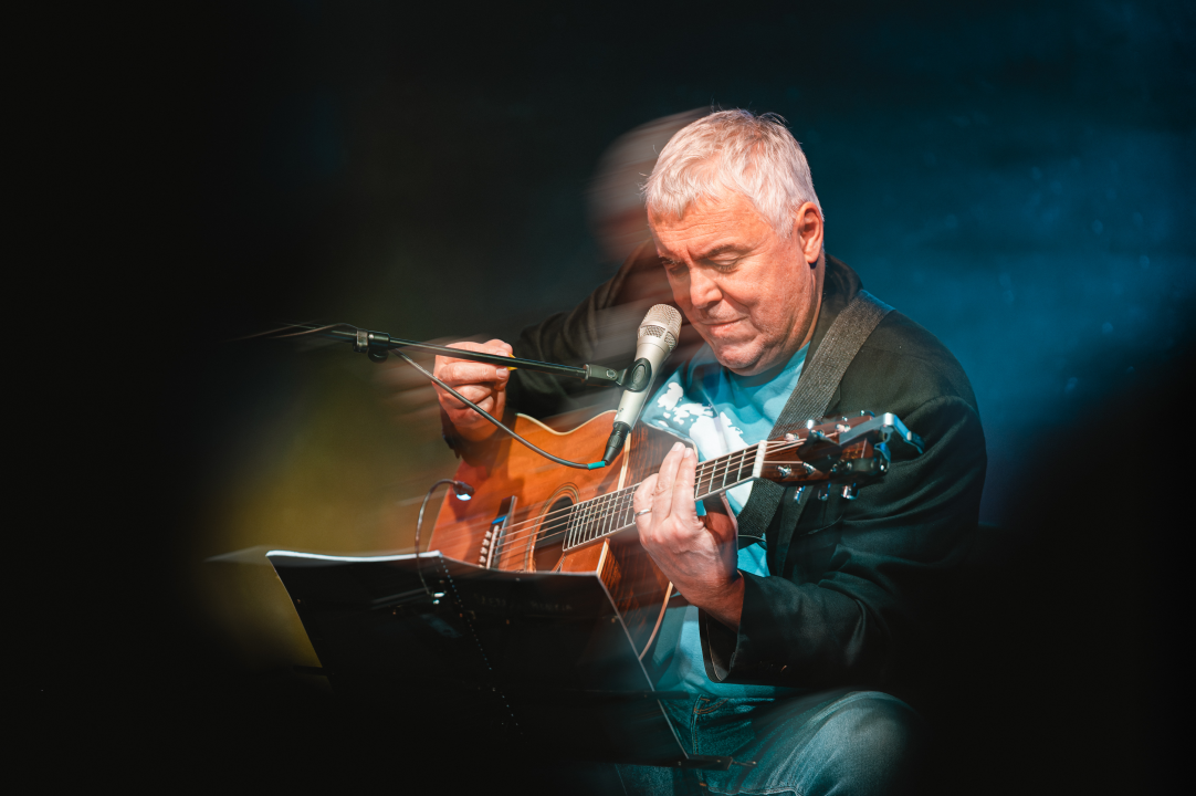 Arsenov prijatelj Zoran Predin u Kući umjetnosti Arsen oduševio glazbom i humorom 