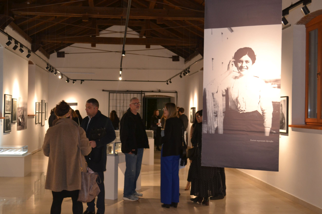 Na Kninskoj tvrđavi razgledajte odličnu izložbu fotografija 'Svjetlopisi pod bosanskim nebom'