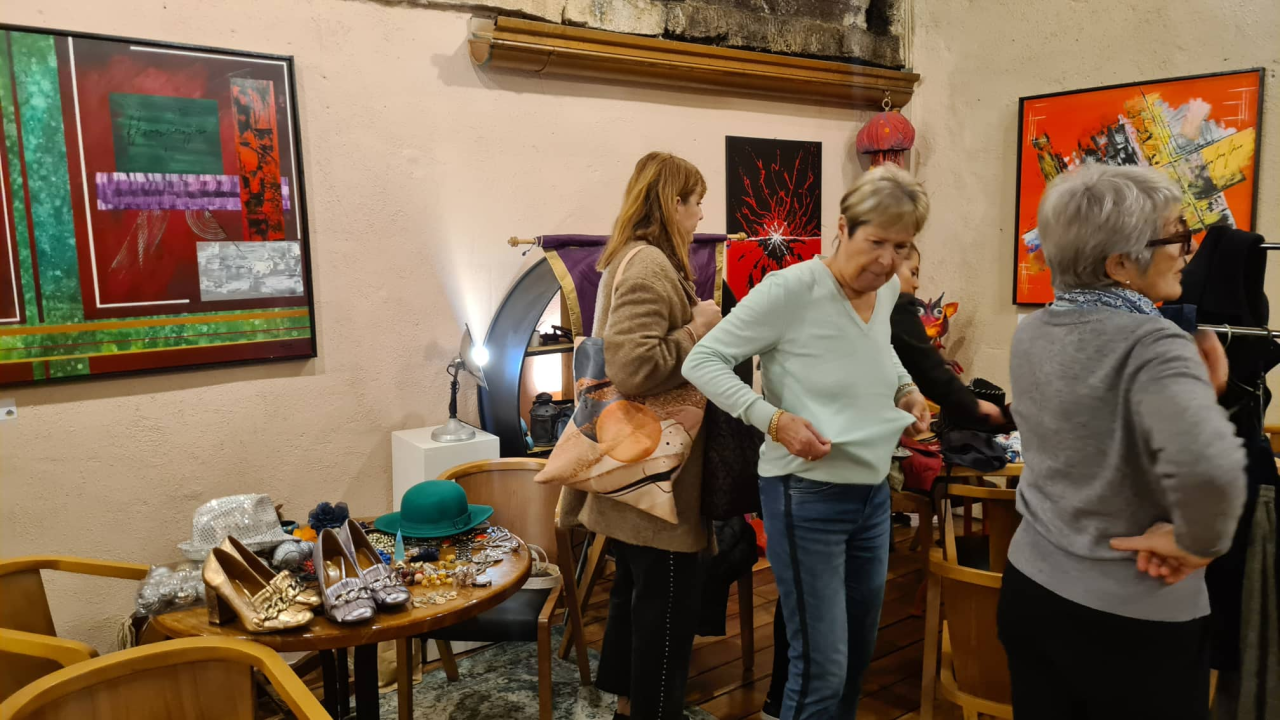 Dobar interes: Buvljak u Azimutu preselio se u toplu galeriju