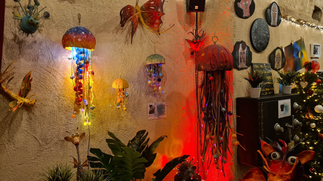 Prodajna izložba u čarobnom ambijentu: U Azimutu otvoren još jedan 'Božićni tinel' 