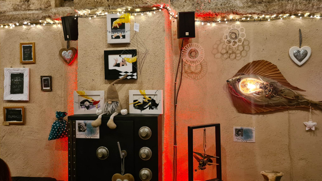 Prodajna izložba u čarobnom ambijentu: U Azimutu otvoren još jedan 'Božićni tinel' 