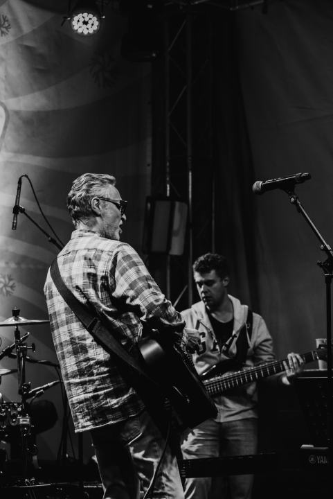 Plesno je bilo sinoć na Adventuri: Songkillersi isporučili svoju dozu funka