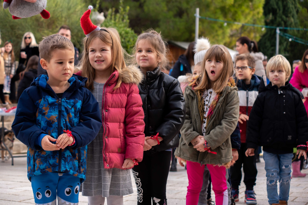 Održana prva Outdoor Adventurica: Mališani se natjecali kroz igru i zabavu