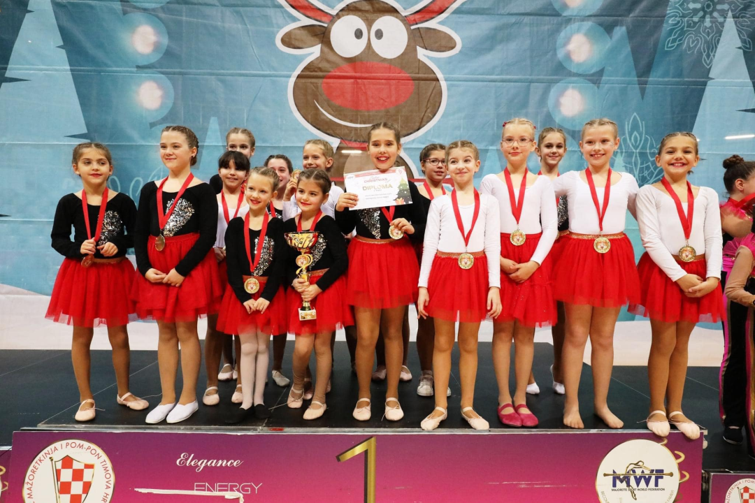 Sjajan debitantski nastup za mažoretkinje Grada Šibenika: Kući se vratile s dva prva i jednim drugim mjestom