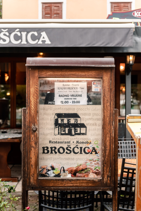 Uživajte ovog adventa u slasnim zimskim delicijama konobe Brošćica! 