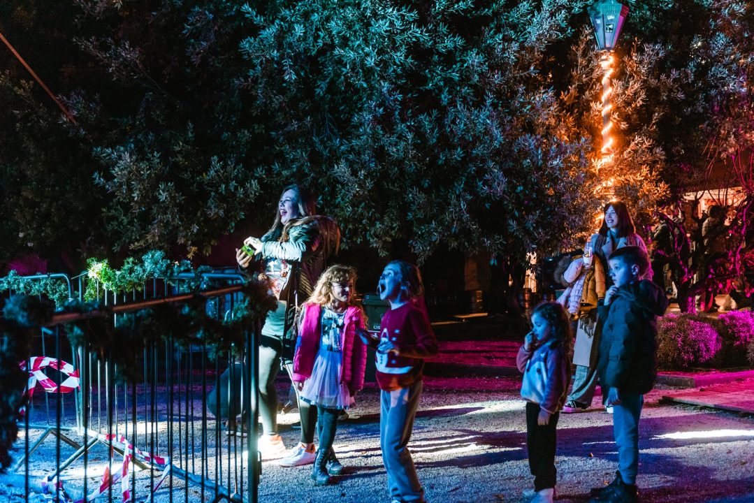 Park su u petak preplavili ružni džemperi i nasmijana ekipa