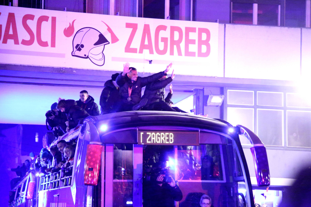 U Hrvatskoj 'nitko nije normalan': Vatreni stigli među 80 tisuća navijača!