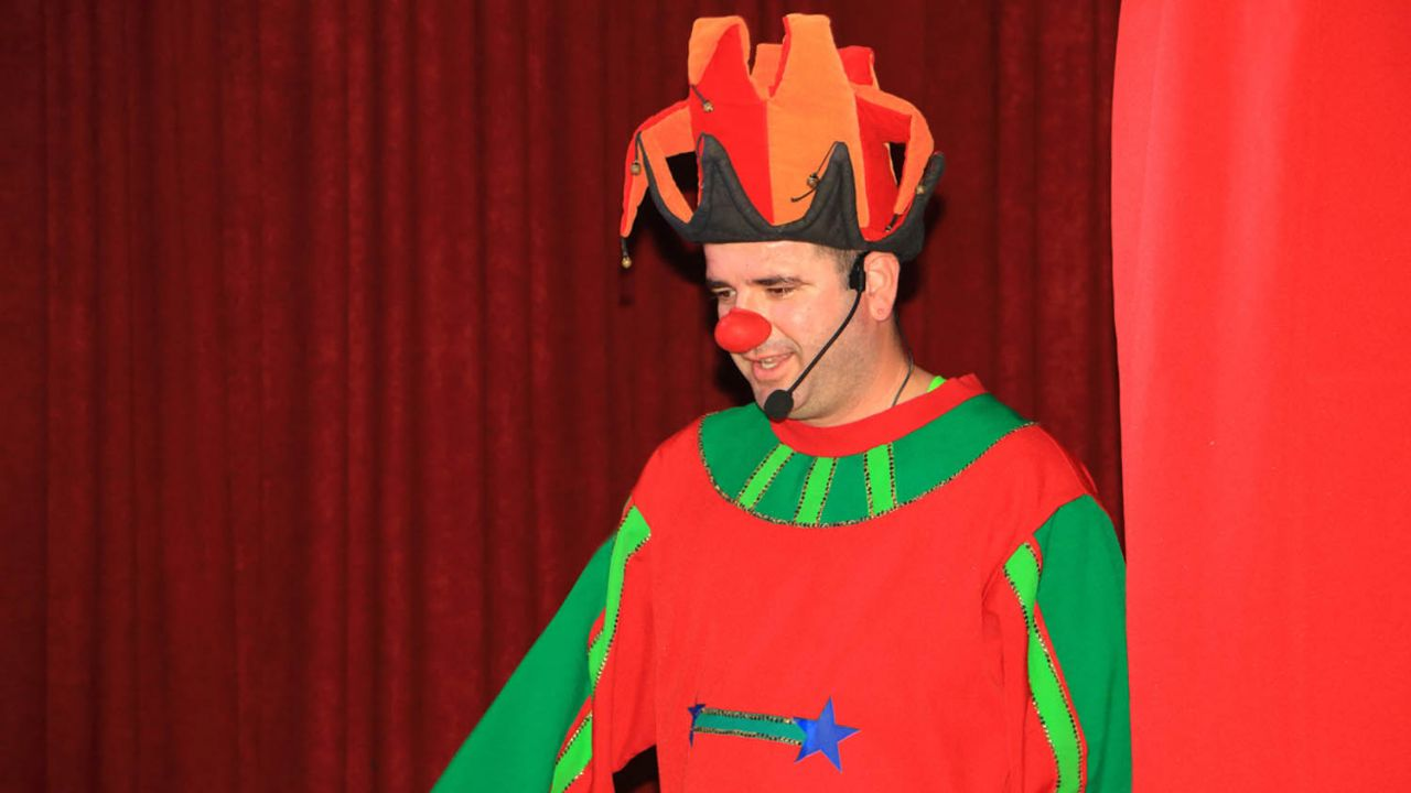 Klaun Šarenko i Djed Božićnjak razveselili djecu u Tisnom