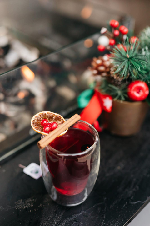 Osjetite duh blagdana u prekrasno uređenom cocktail baru Nautica! 