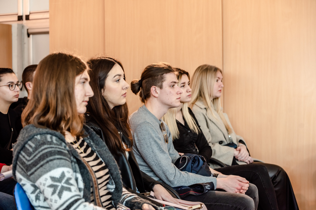 Burić studentima uručio ugovore o stipendiranju: 'Uvjeren sam da će se mnogi nakon diplome vratiti u Šibenik'