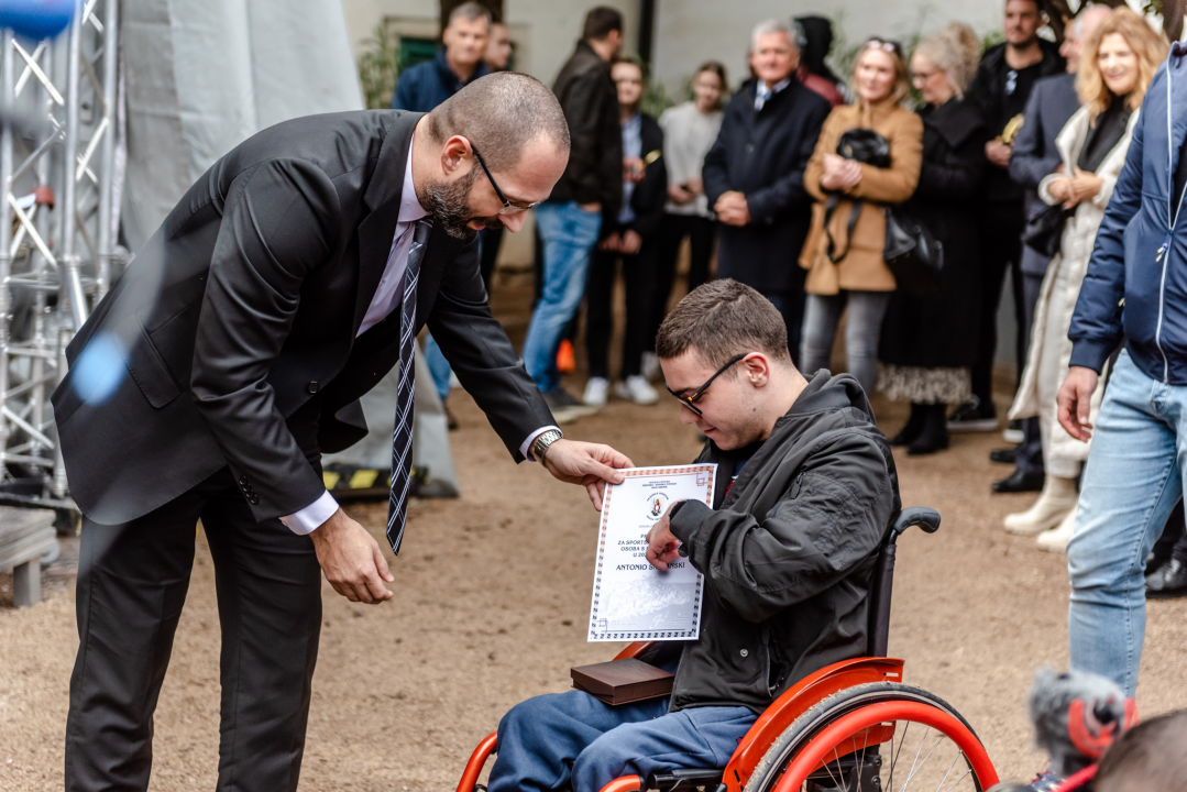 Toni Slavica i Nives Radić, vaterpolisti Solarisa i vaterpolistice Viktorije ovogodišnji su laureati