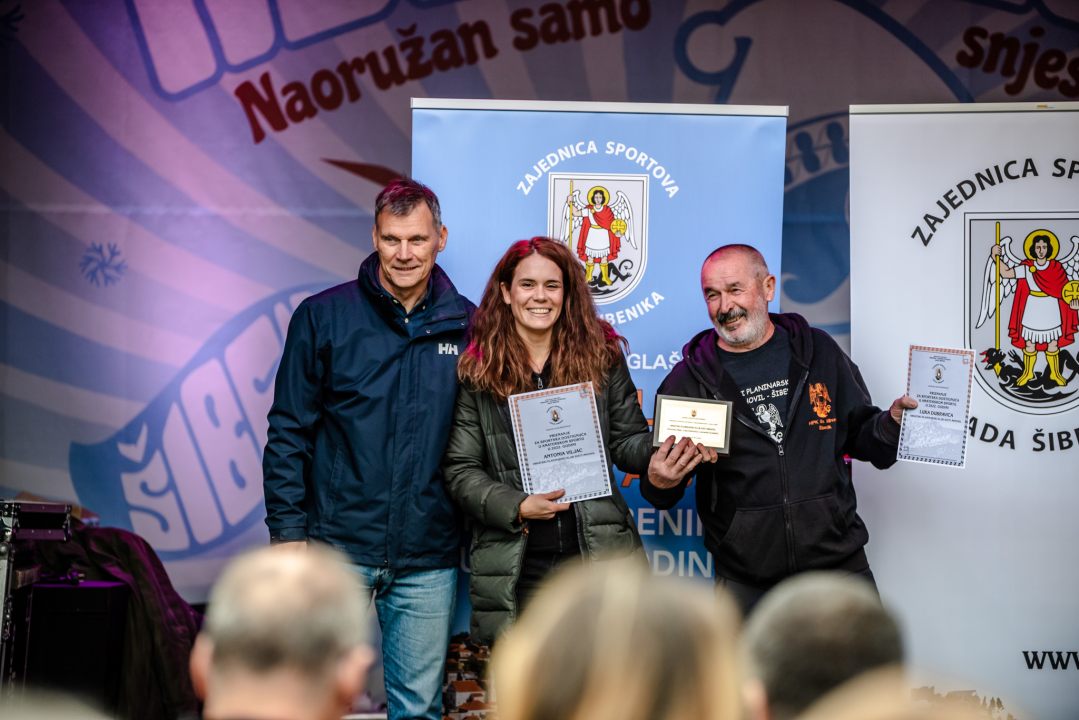 Toni Slavica i Nives Radić, vaterpolisti Solarisa i vaterpolistice Viktorije ovogodišnji su laureati