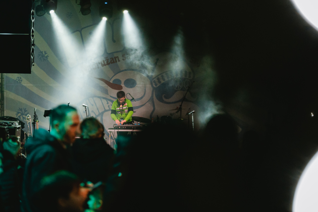 Desetogodišnja senzacija na Adventuri: DJ MichaelX rasplesao park tvrdim zvukom!