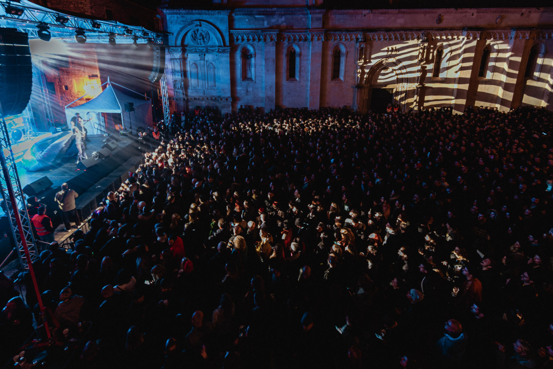 Kraljica rasplesala Šibenik: Róisín Murphy oduševila i one koji su je gledali samo na ekranu ispred Azimuta