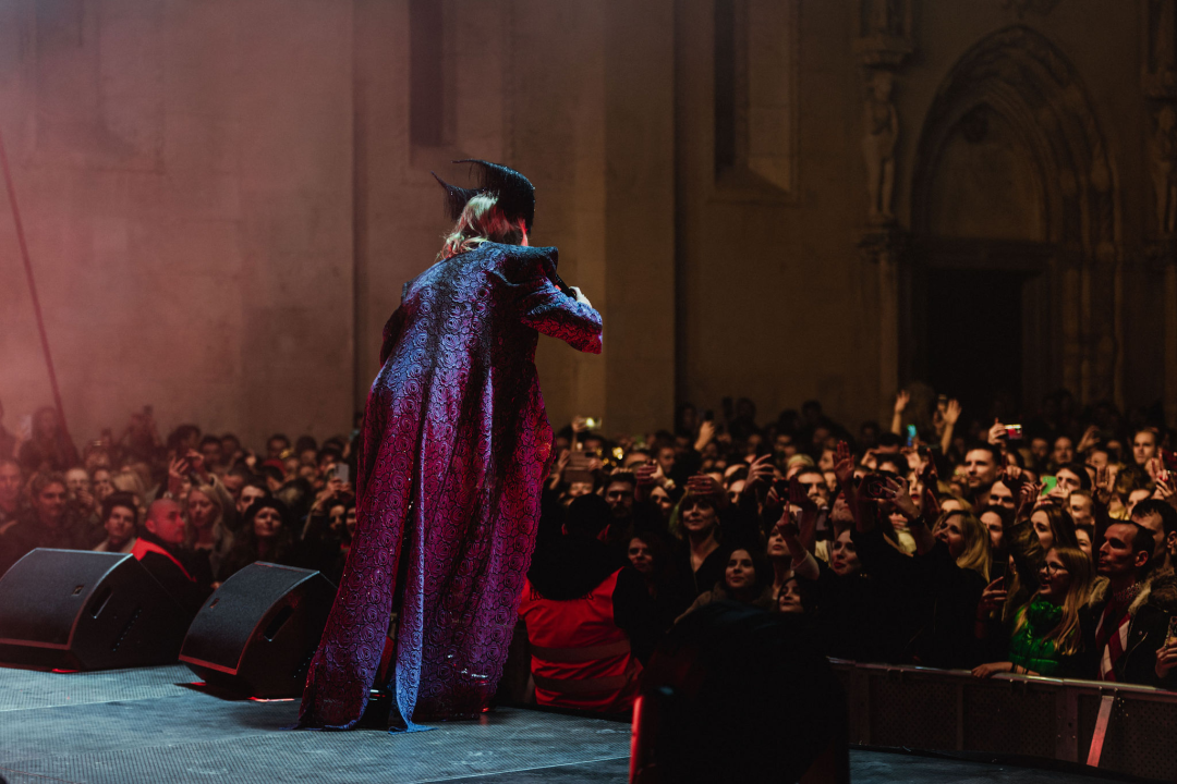 Kraljica rasplesala Šibenik: Róisín Murphy oduševila i one koji su je gledali samo na ekranu ispred Azimuta