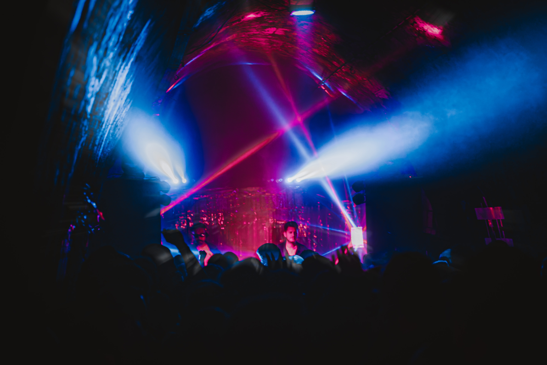 Rasplesana novogodišnja zabava u Tunelu uz milanski duo Modular Project