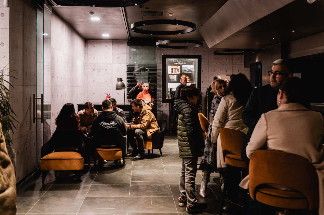 Garbura napunila kino Arsen do zadnjeg mjesta, gostovali i mladi šibenski glumci