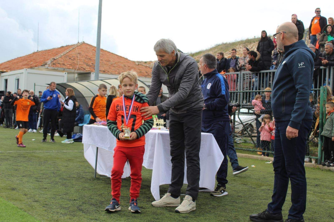 Mladi nogometaši Šibenika na 9. Vodice Cupu do dva zlata i dva srebra