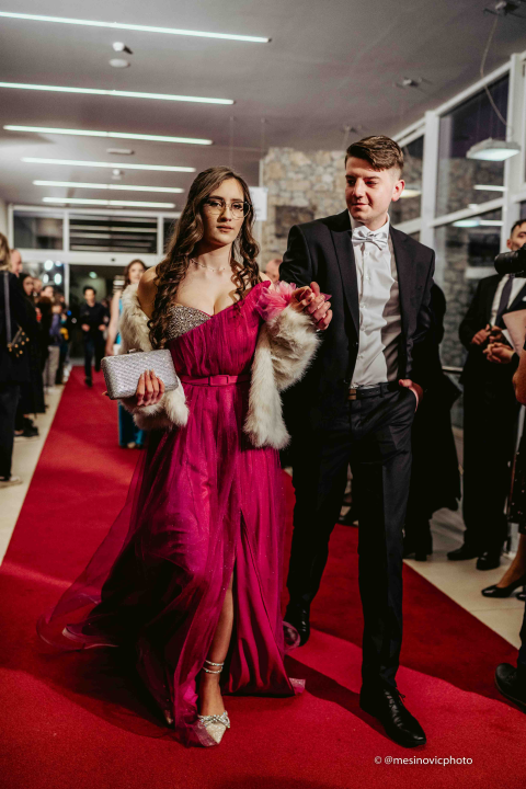 Učenici Ekonomske škole zablistali na maturalnom plesu u Vodicama (2)