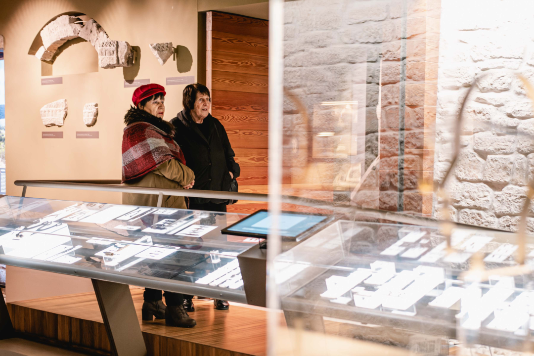 Učenici u muzeju pjevali Lukačića i predstavili šibenske galete dok su trkači ‘Zagrlili grad’