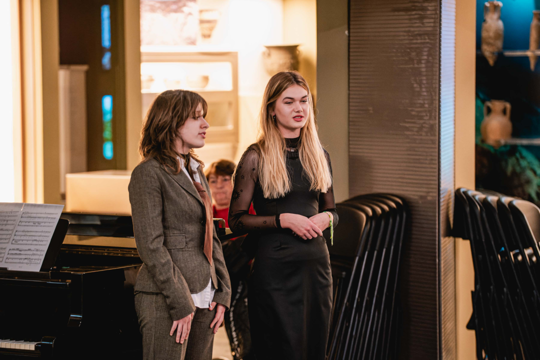 Učenici u muzeju pjevali Lukačića i predstavili šibenske galete dok su trkači ‘Zagrlili grad’