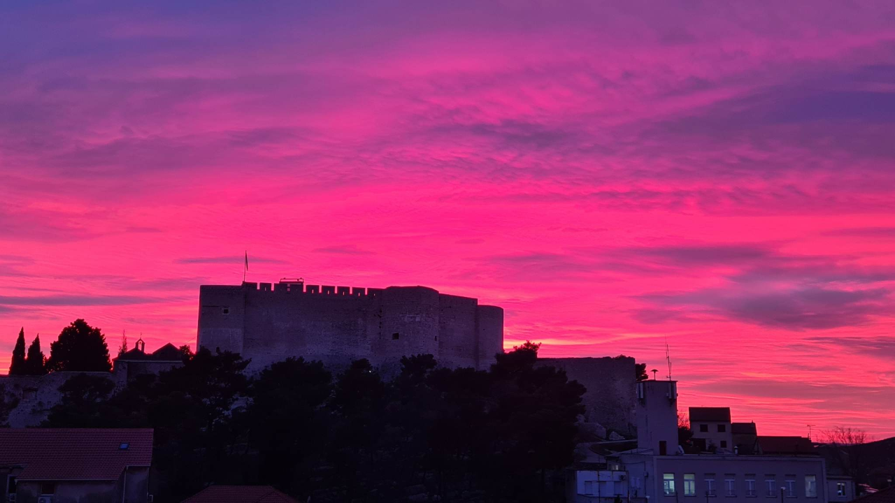 Današnji zalazak u Šibeniku bio je uistinu bajkovit