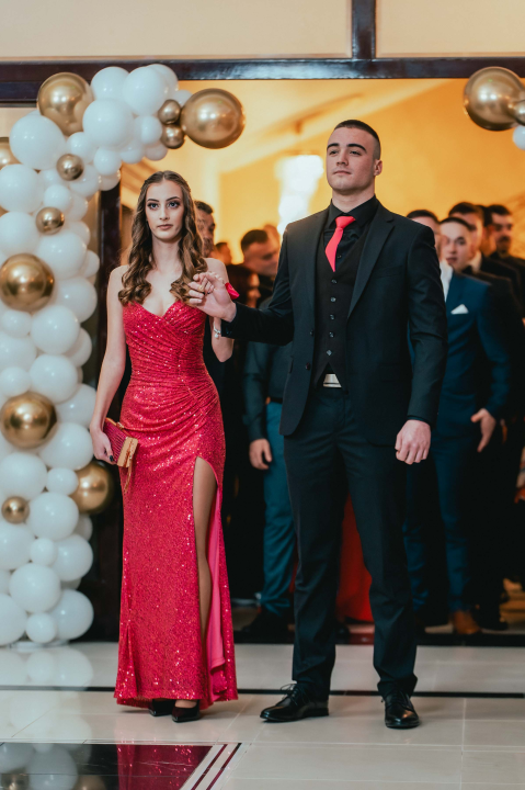 Učenici Prometno-tehničke škole Šibenik poput holivudskih zvijezda na maturalnom plesu (1)