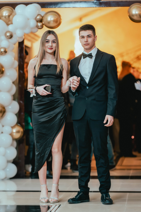 Učenici Prometno-tehničke škole Šibenik poput holivudskih zvijezda na maturalnom plesu (1)