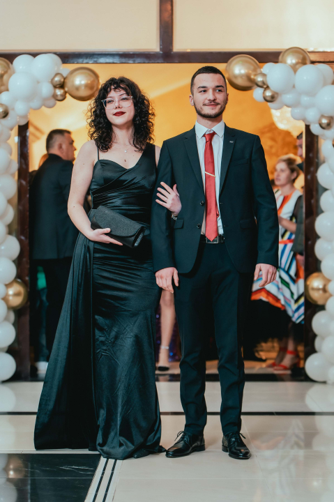 Učenici Prometno-tehničke škole Šibenik poput holivudskih zvijezda na maturalnom plesu (1)