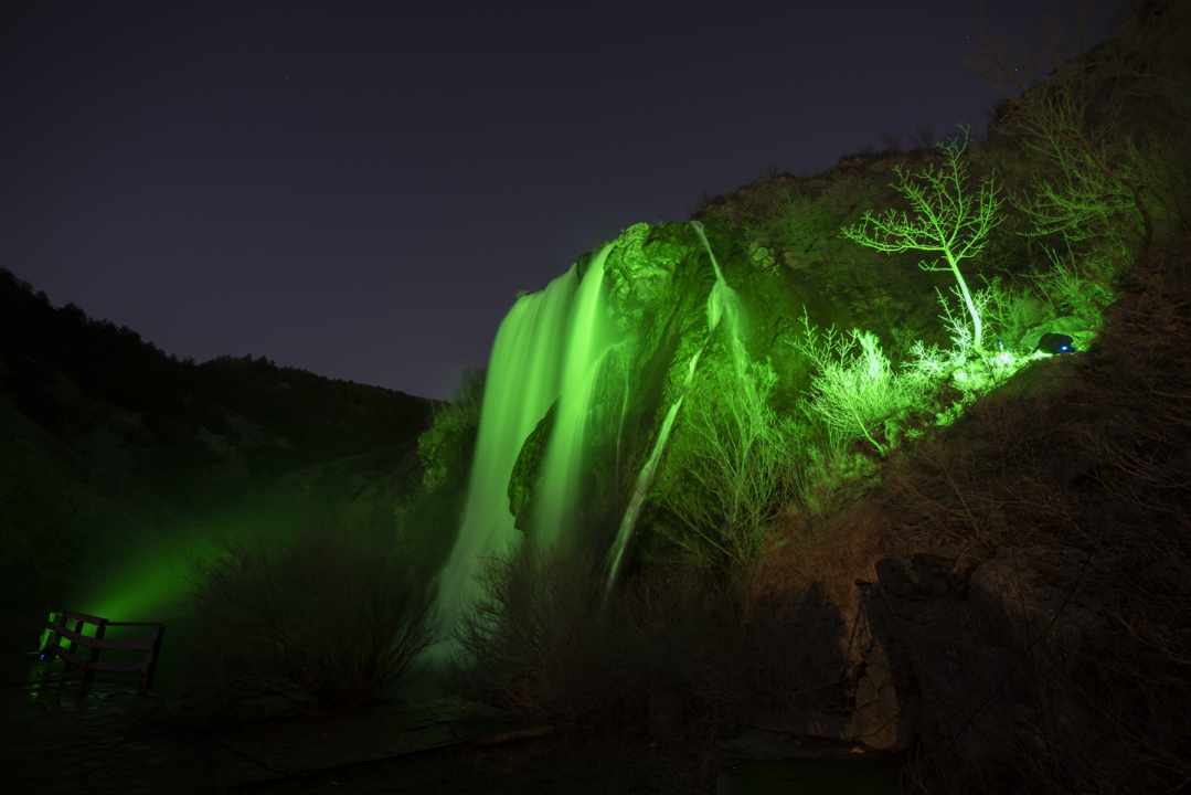 Prizor koji ne viđamo svaki dan: Krčić poprimio romantične boje