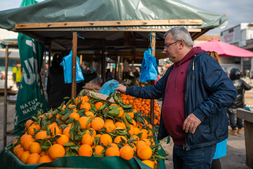 Jutros se na šibenskoj pijaci jasno vidjelo da je petak: Peškarija puna, na zelenom dijelu pustoš 