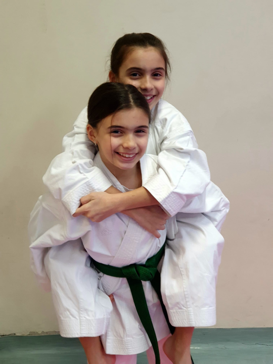 Blizanke iz Pirovca Nika i Iva nižu pobjede u karateu: 'Nije nam bitno koja će biti prva, mi smo sestre i volimo se'