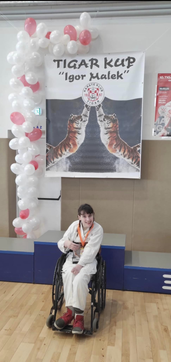 Šibenske parakaratašice Nika i Dora osvojile zlato na turniru u Sisku