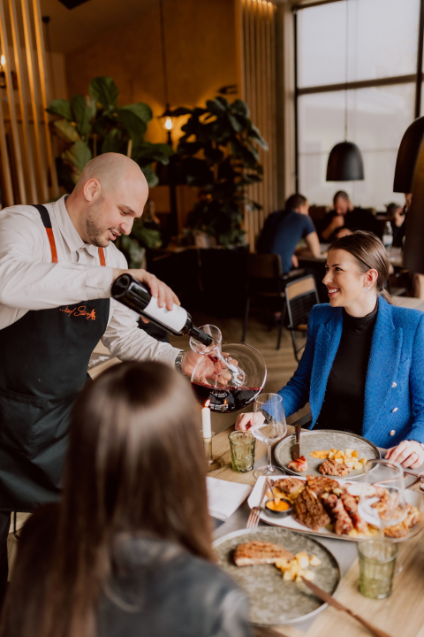 Ako još niste, vrijeme je da isprobate punjenu vješalicu 'Kod starog'! 