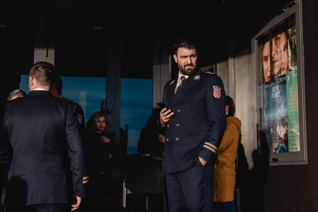 Ana Rucner u Arsenu svirala na violončelu od dragovoljno predanog ilegalnog oružja