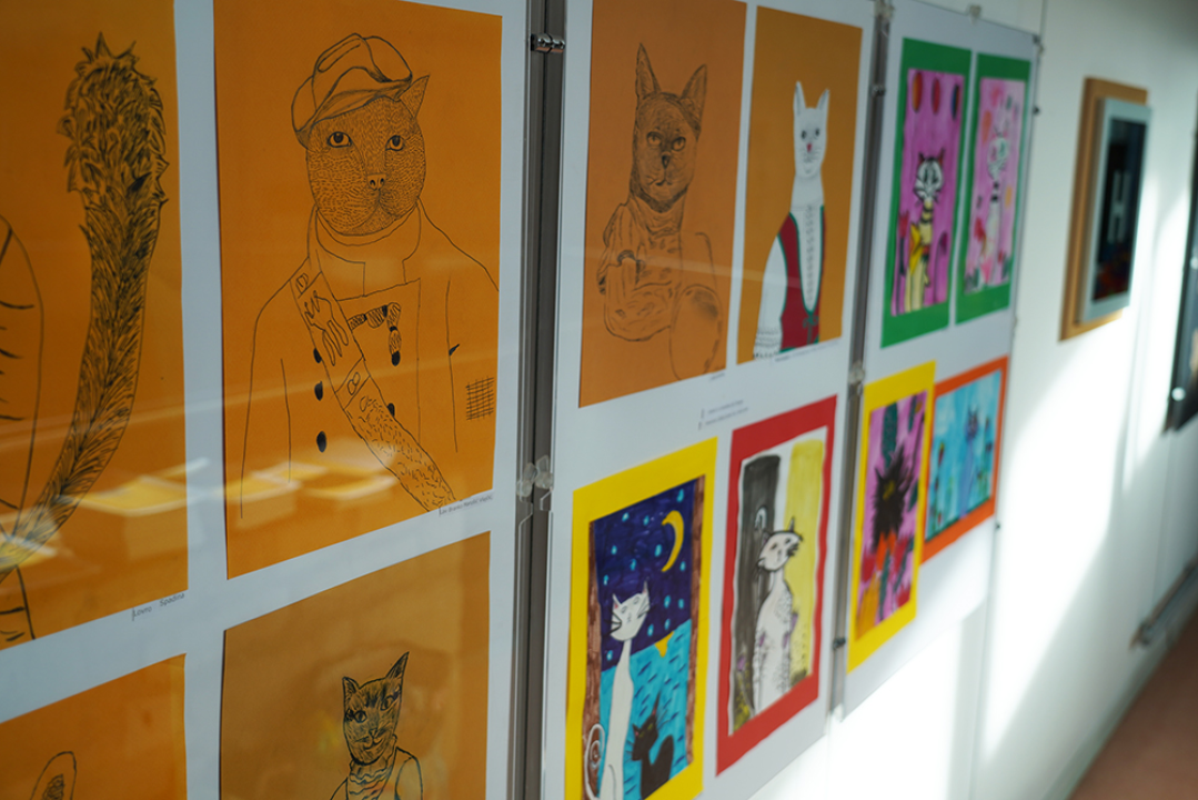 U knjižnici otvorena izložba likovnih i literarnih radova s natječaja 'Mačke'