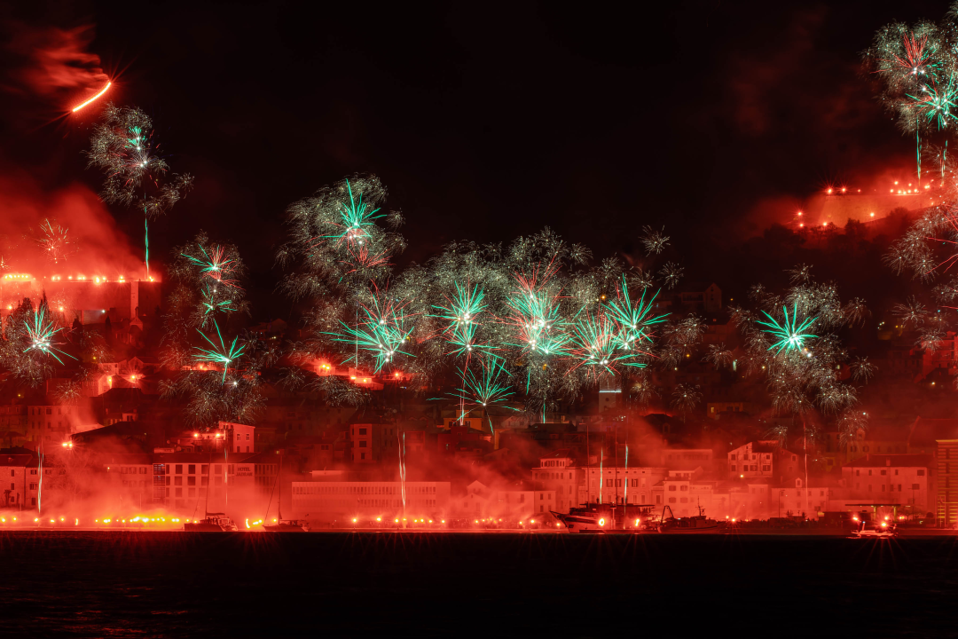 Spektakularni kadrovi: Narančasta noć pamtit će se još dugo!