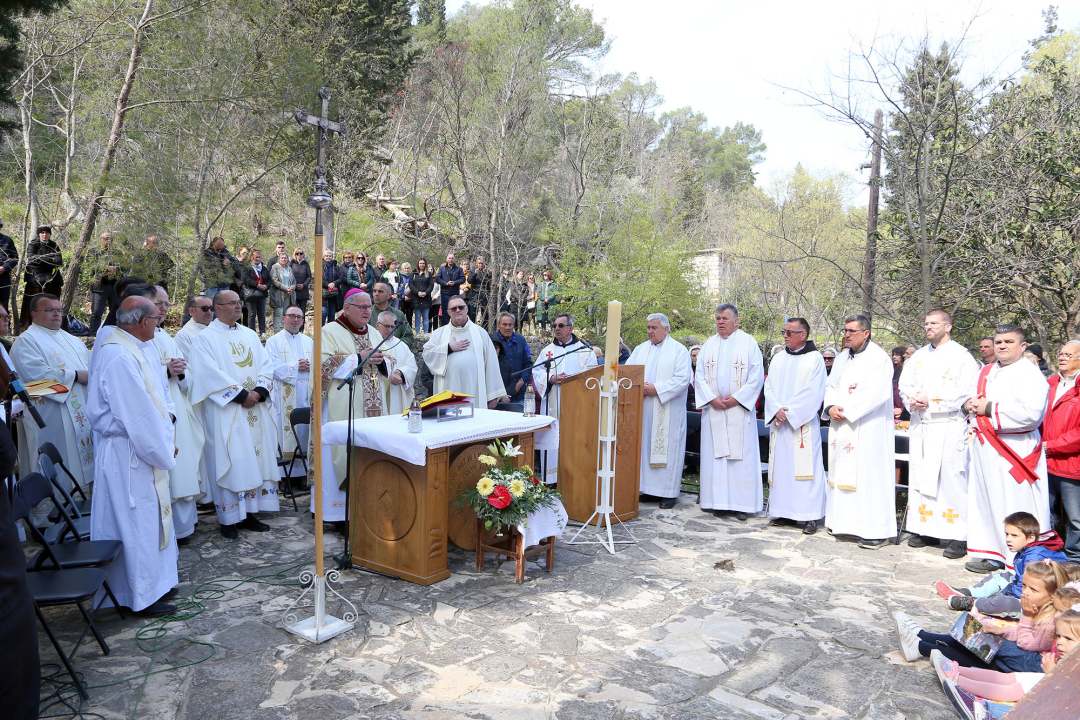 Na Skradinskom buku proslavljen Uskrsni Emaus