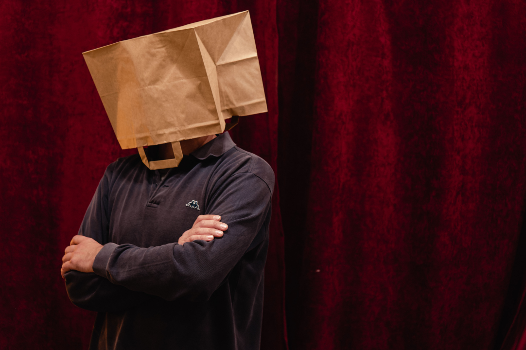 Koraljko Greben večeras u Azimutu: Bivši ovisnik predstavlja ‘Ljubav’, radove inspirirane emocijama!