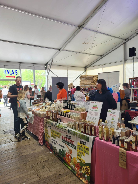 Gužva i drugog dana Sajma agroturizma u Skradinu: Još stignete kupiti domaće proizvode 